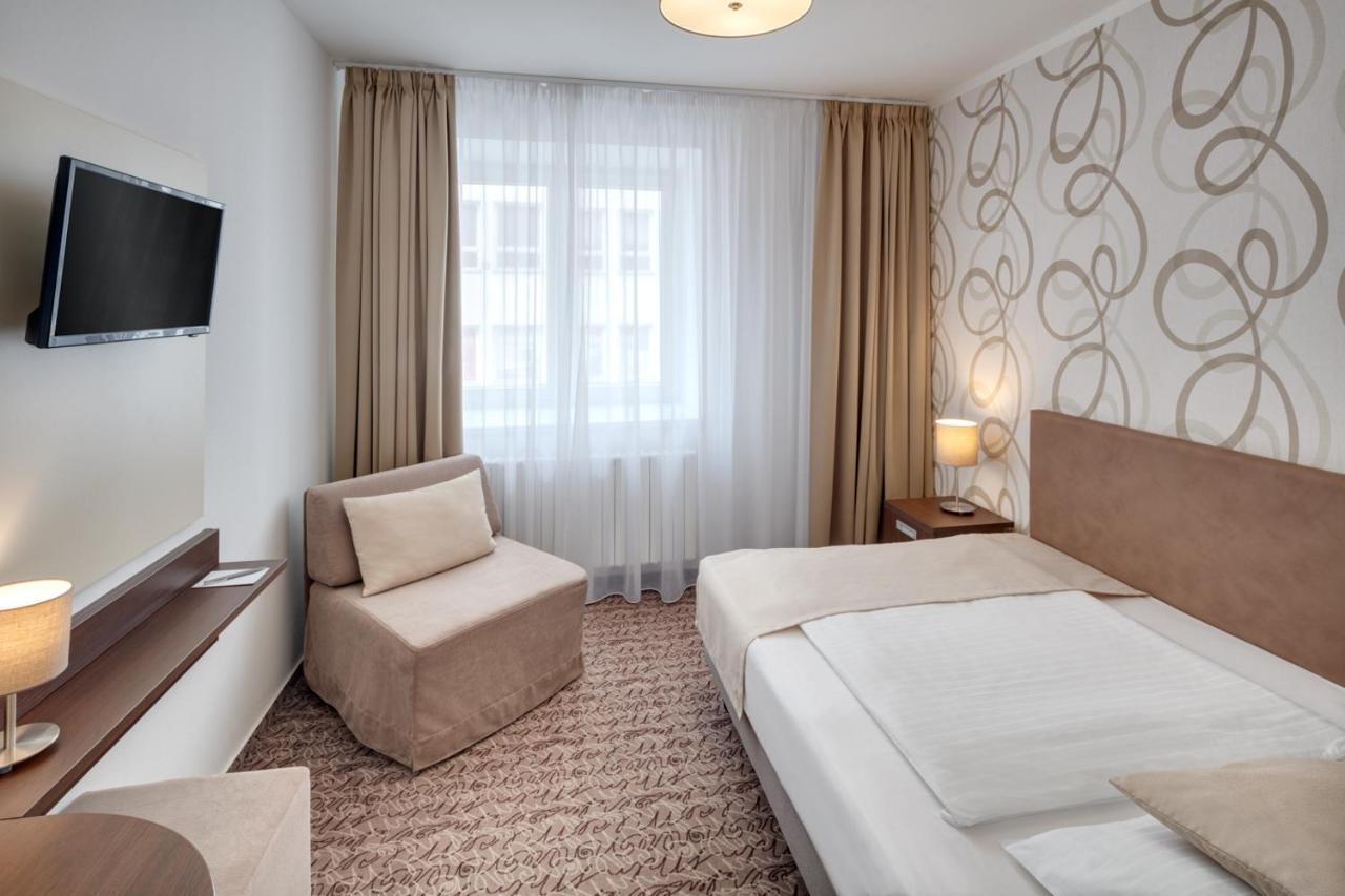Hotel Atlas Benesov  Exteriör bild
