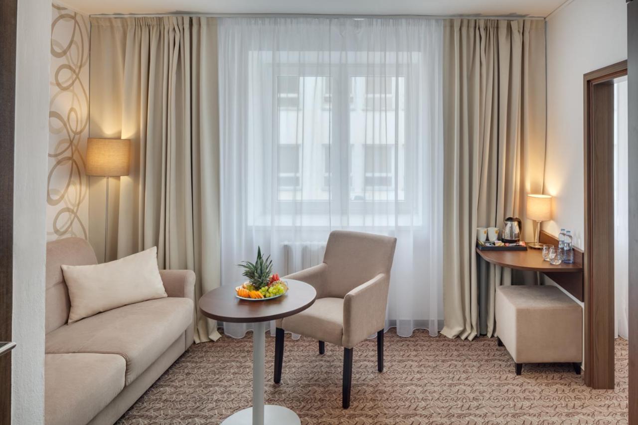 Hotel Atlas Benesov  Exteriör bild