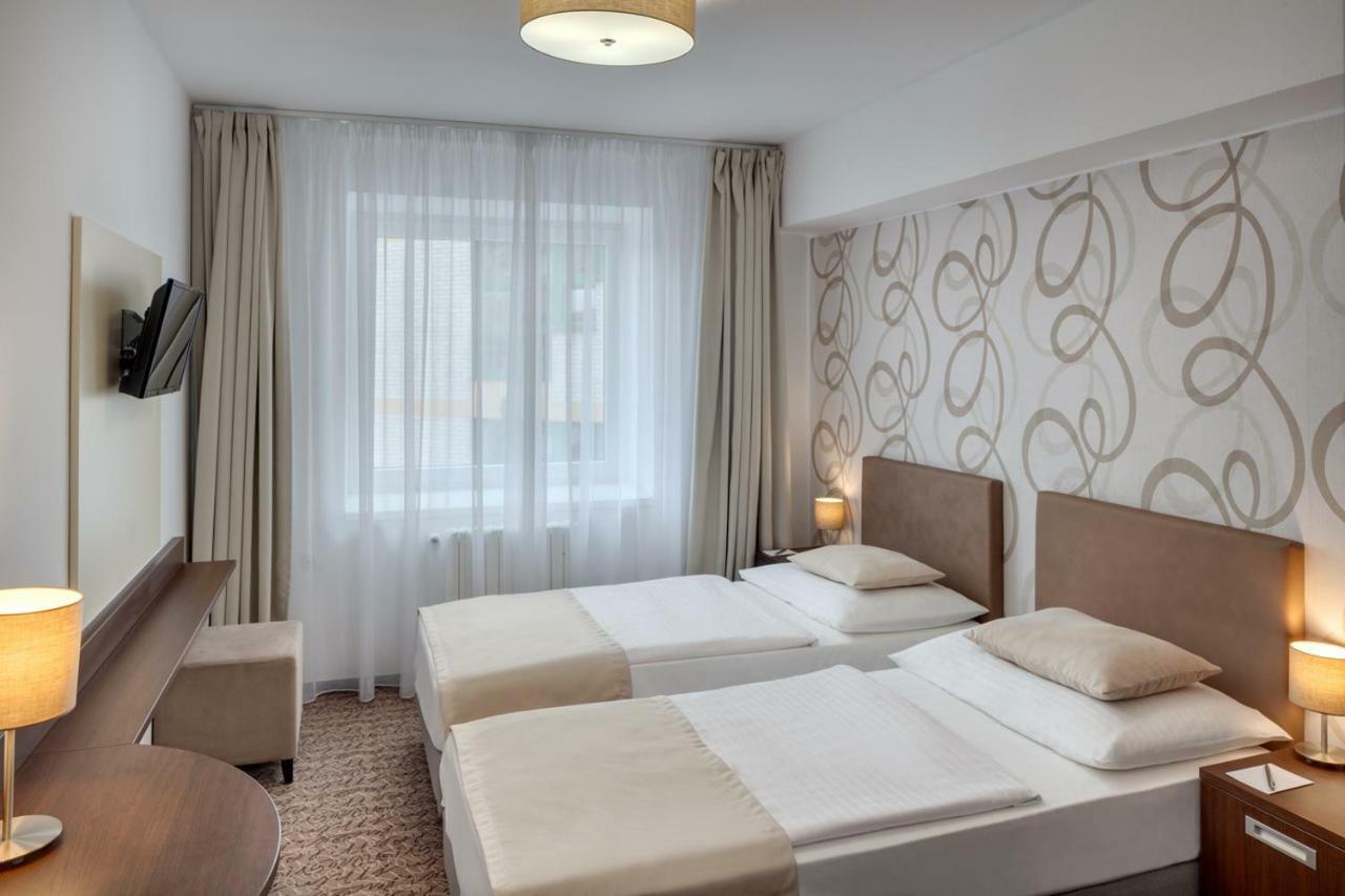 Hotel Atlas Benesov  Exteriör bild